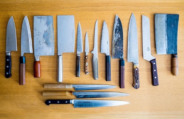 Knives laid out on a table